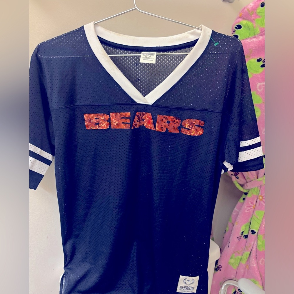 More pics of the Victoria’s Secret pink jersey
